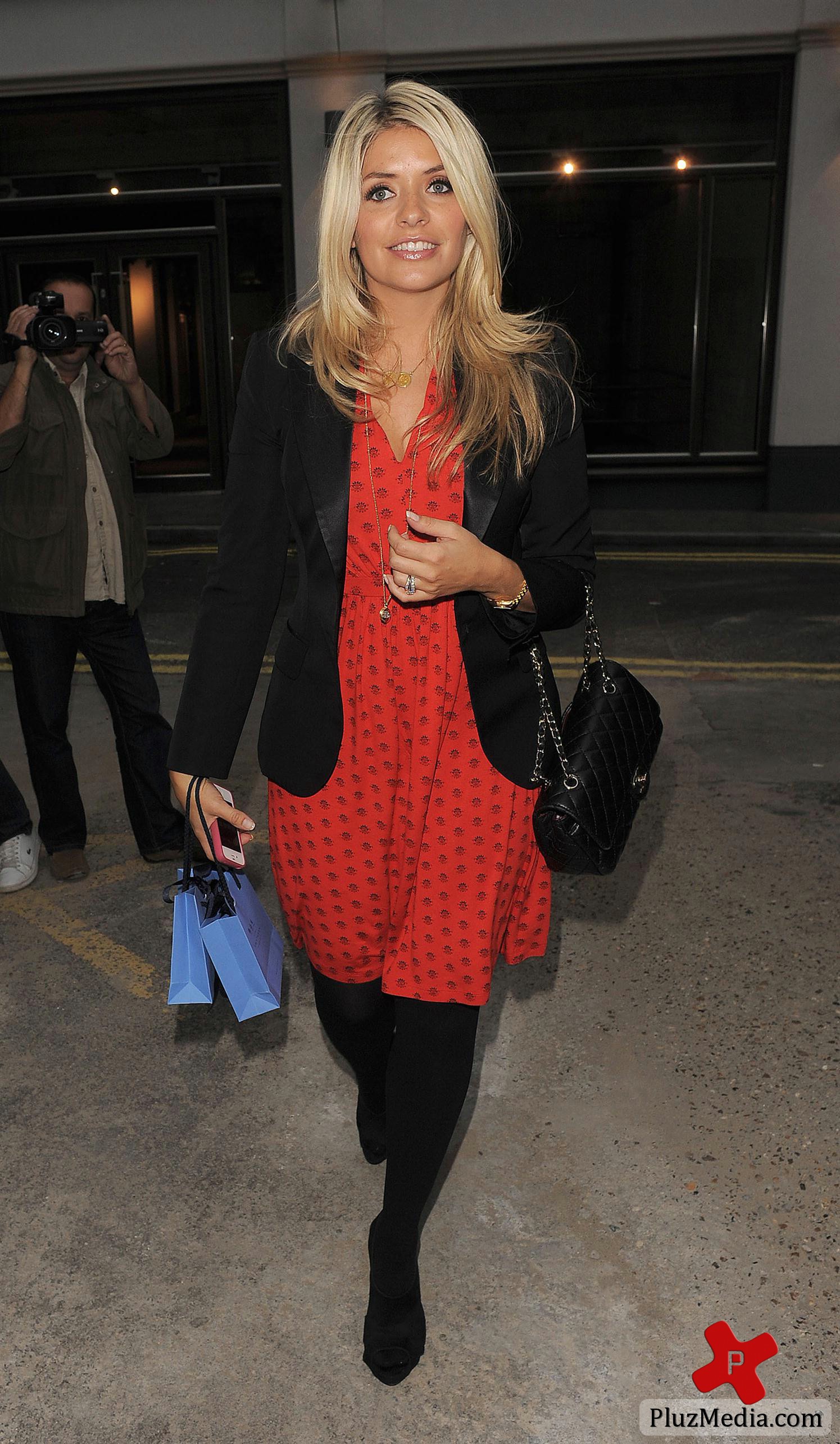 Holly Willoughby - ,London Fashion Week Spring Summer 2012 - Very.co.uk - Outside | Picture 83389